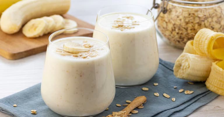 Licuado de banano y avena: beneficios y riesgos de tomarlo diario