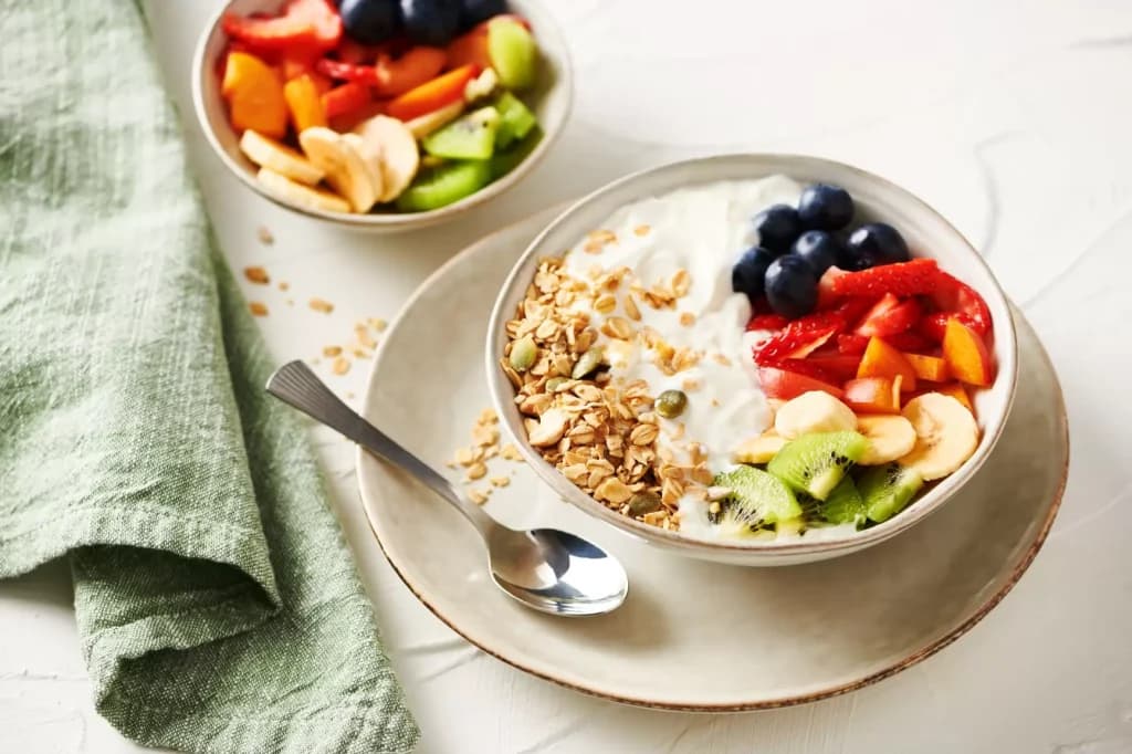 Frutas que potencian el yogurt griego para ganar músculo