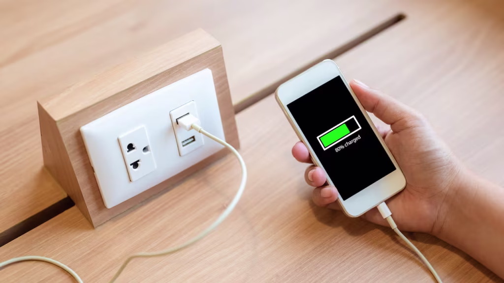 ¿Cuál es la manera correcta de cargar tu celular? Te contamos