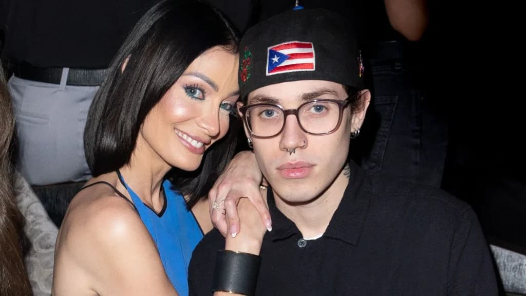 El hijo menor de Dayanara Torres debuta en pasarela junto a su madre
