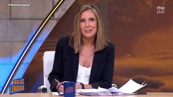Entre lágrimas, periodista renuncia en vivo tras acusar a su compañero de humillarla
