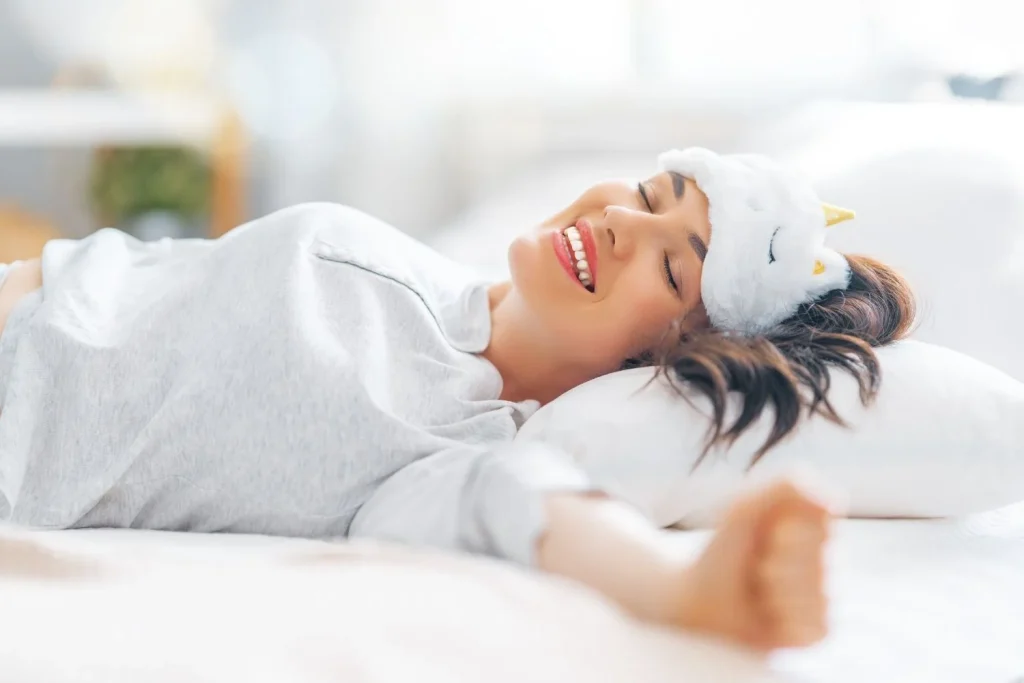 La ciencia afirma que dormir bien rejuvenece la piel más que cualquier crema