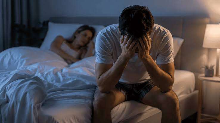 ¿Por qué un hombre pierde la erección durante la intimidad?