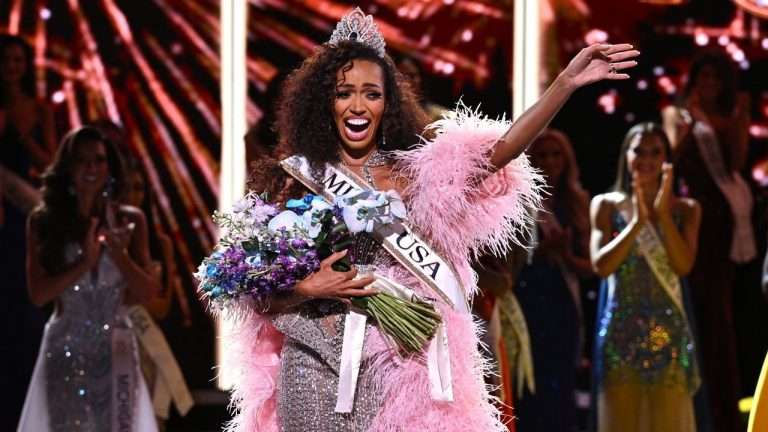 Miss USA coronó a esposa y madre por primera vez en 75 años