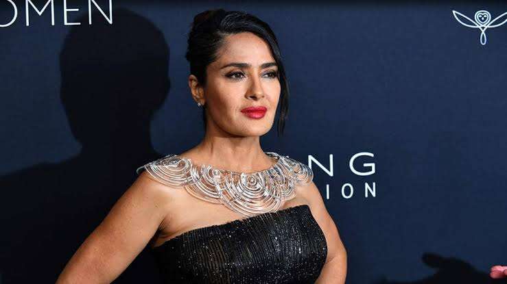 Salma Hayek se convierte en abuela por primera vez