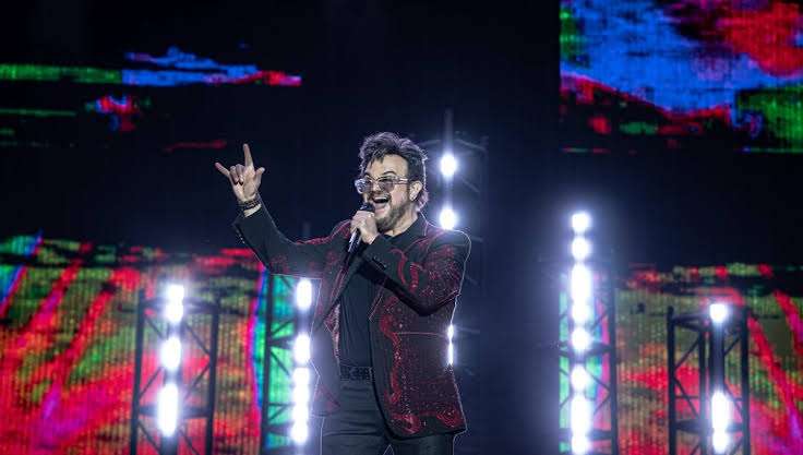 Aleks Syntek anuncia que dejará México tras su polémico concierto