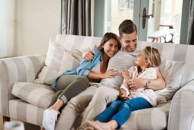 Las personas más felices quieren tener más hijos, según nuevo estudio