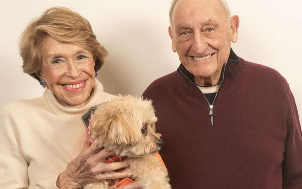 Donaron 120 millones de dólares a una universidad luego de que salvaran a su perrito