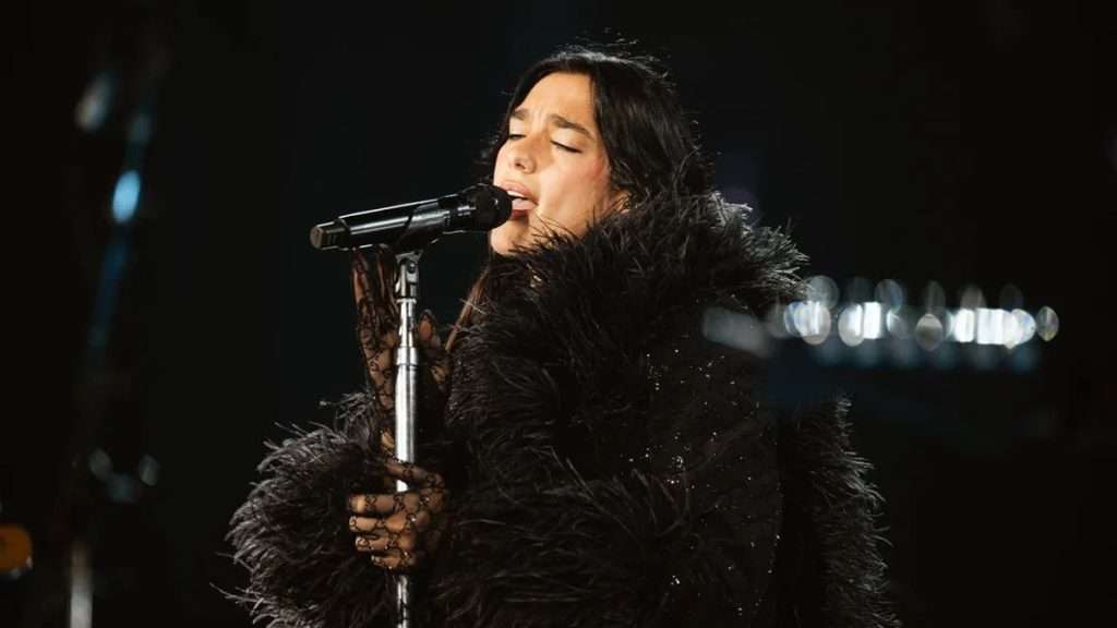A.B. Quintanilla quedó impactado al ver a Dua Lipa interpretar “Amor Prohibido”