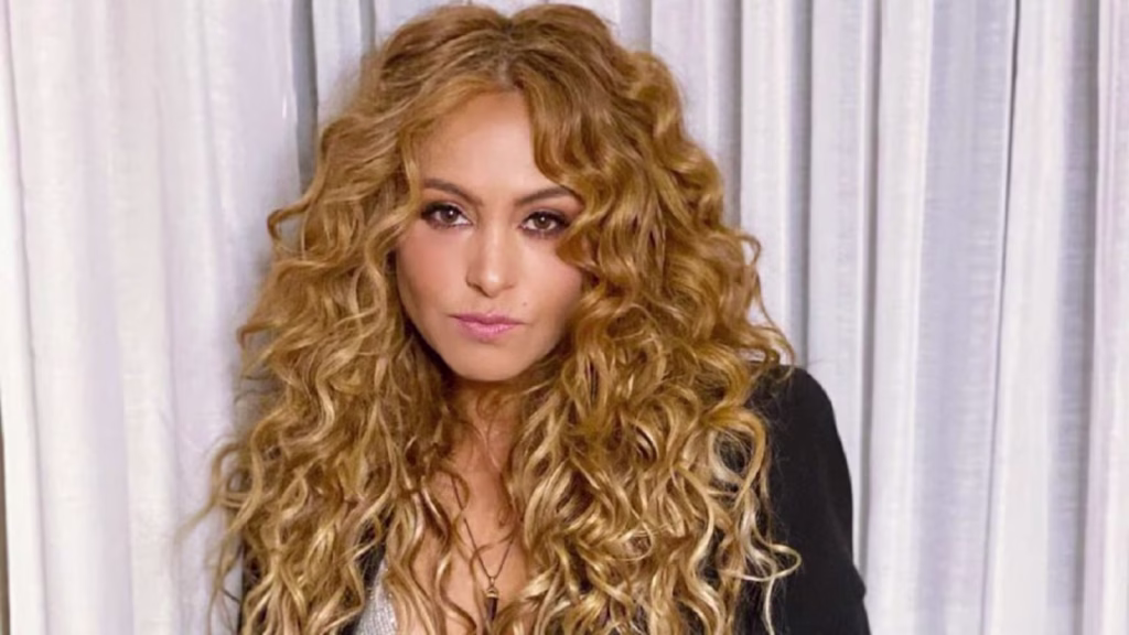 Acusan a Paulina Rubio de “torturar” a su hijo. Así reaccionó la cantante