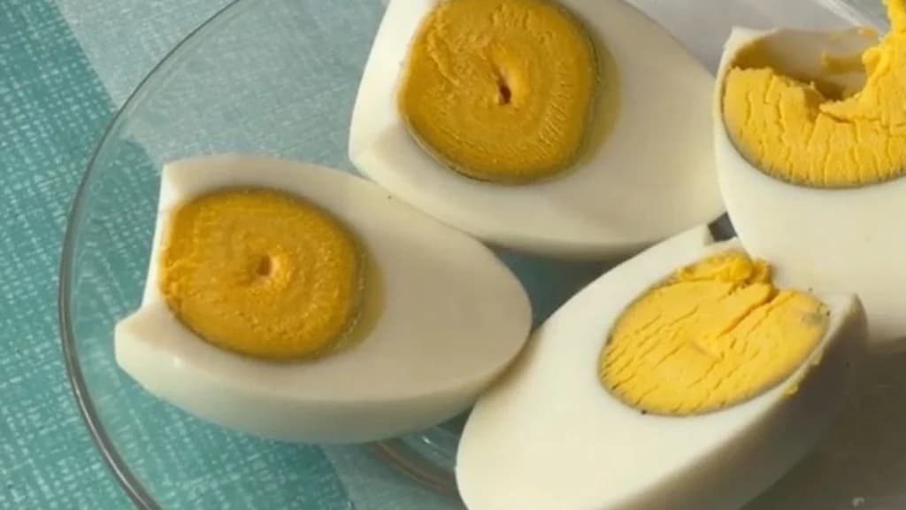 Yema de huevo duro con borde verde: qué la causa y cómo evitarla