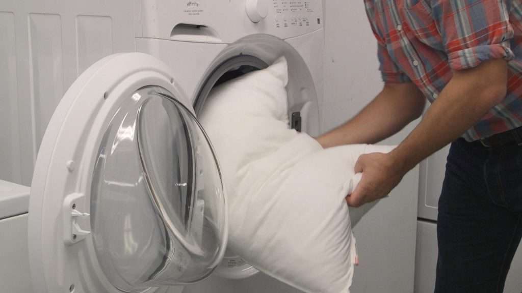 Lavar la almohada cada dos semanas reduce ácaros, hongos y bacterias