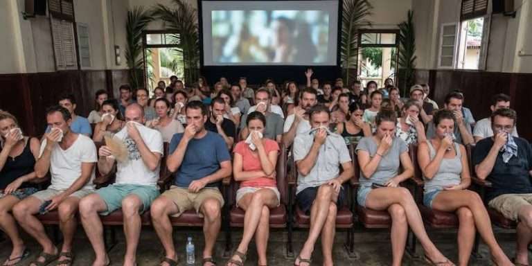 Mal olor obligó a asistentes de Spiderman a evacuar: el autor no alcanzó a llegar al baño