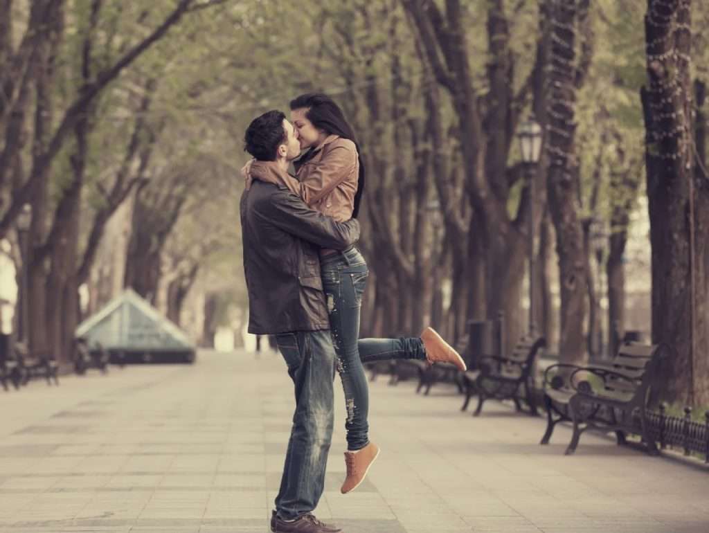 Qué hace que un hombre se enamore después de la intimidad