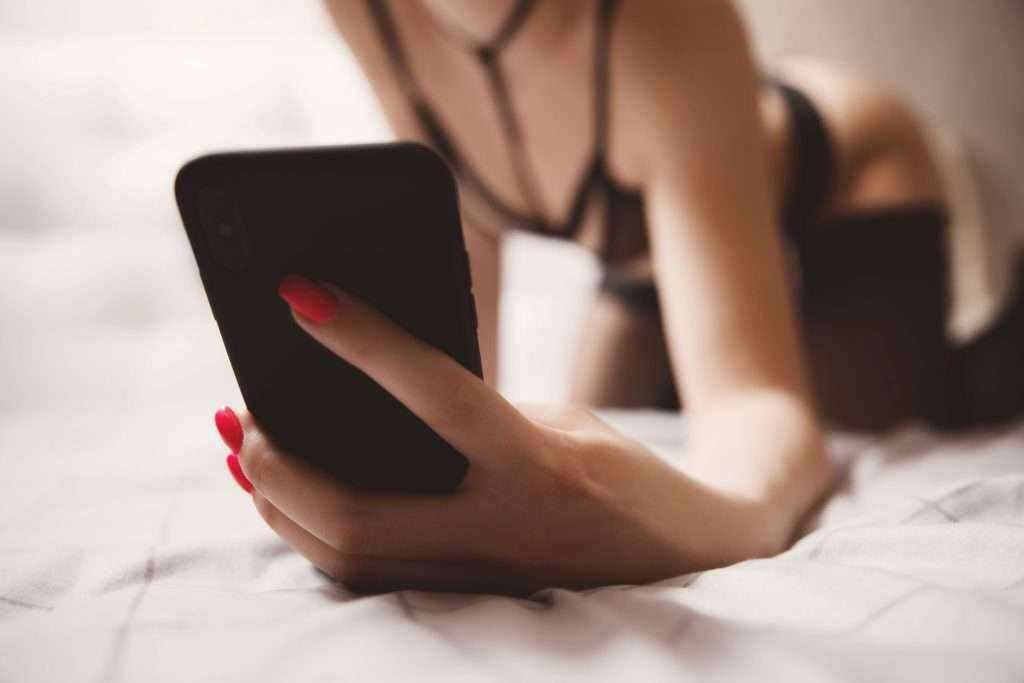 Cada vez más personas tienen sexting con la IA: ¿infidelidad?